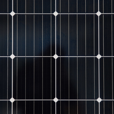 400w 410w PV Güneş Panelleri 12.7-13.2A Imp ve Düşük Demir Cam