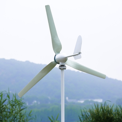 Evde elektrik üretimi için gelişmiş rüzgar ve güneş hibrit enerji sistemleri