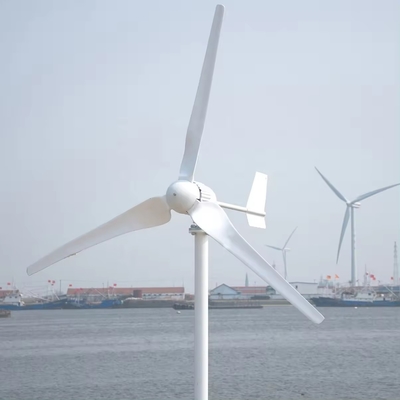 Evde elektrik üretimi için gelişmiş rüzgar ve güneş hibrit enerji sistemleri